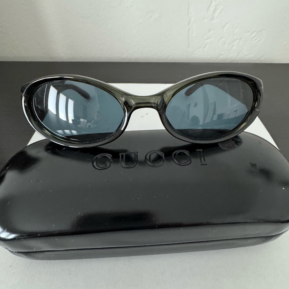 Vintage Gucci Black-Dark Blue Sporty Wraparound Sunglasses